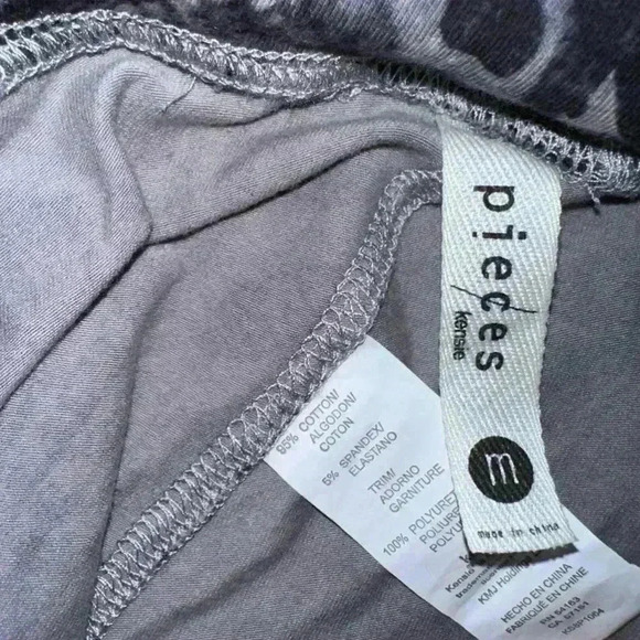 Pieces Kenzie Leggings / Size M/ Black & Grey Snakeskin Design - Picture 13 of 13